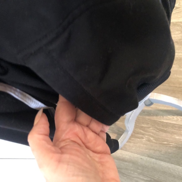 🕘 ADIDAS  BLACK JACKET SIDE POCKETS SIZE SMALL - Picture 3 of 6